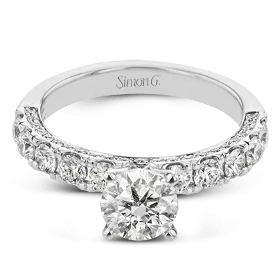 Engagement Ring In 18k Gold With Diamonds