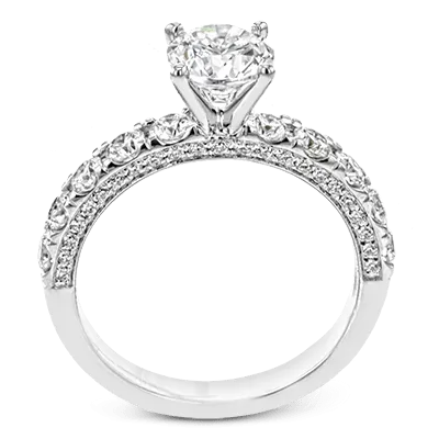 Engagement Ring In 18k Gold With Diamonds