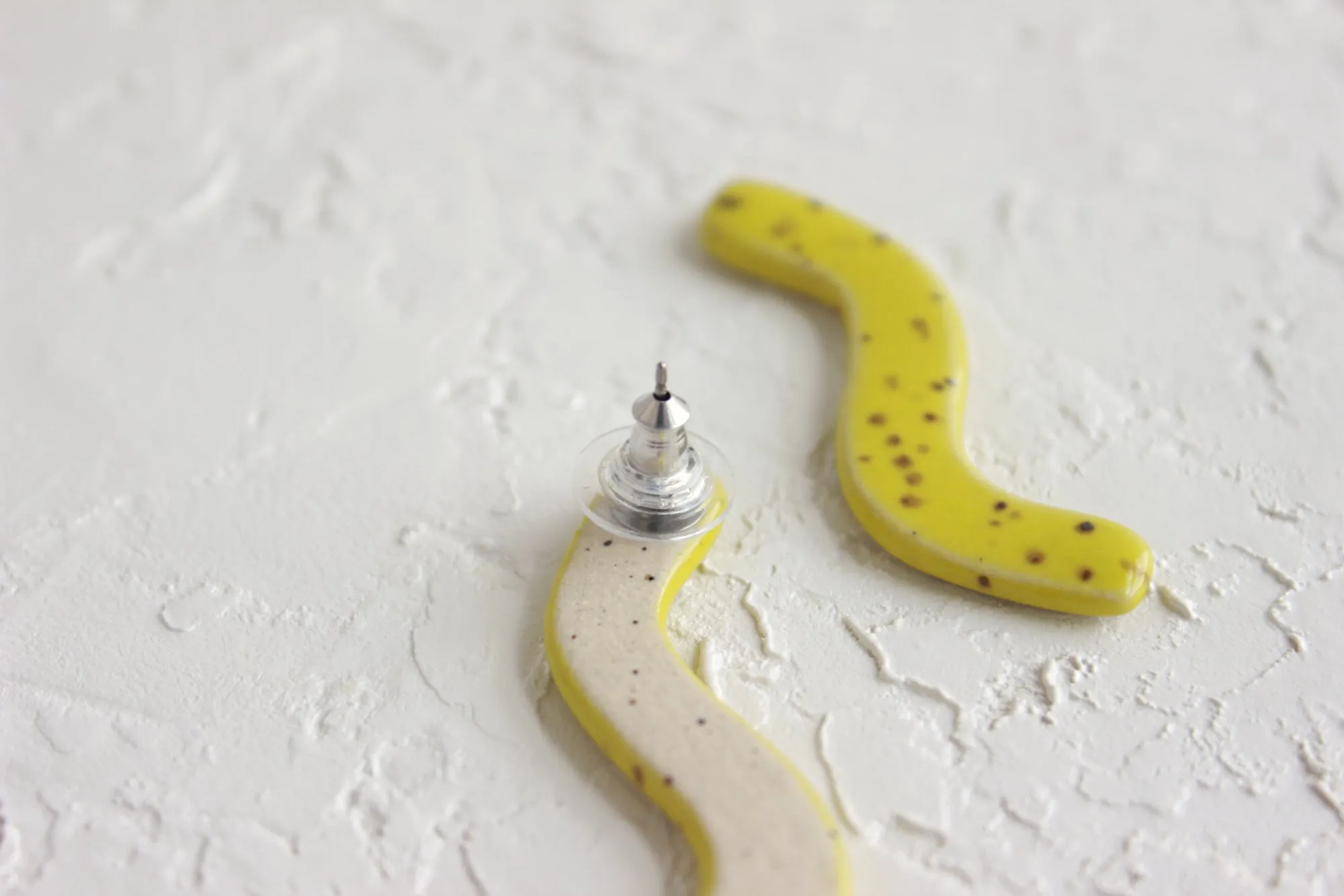 Speckled Chartreuse Squiggle Stud Earrings